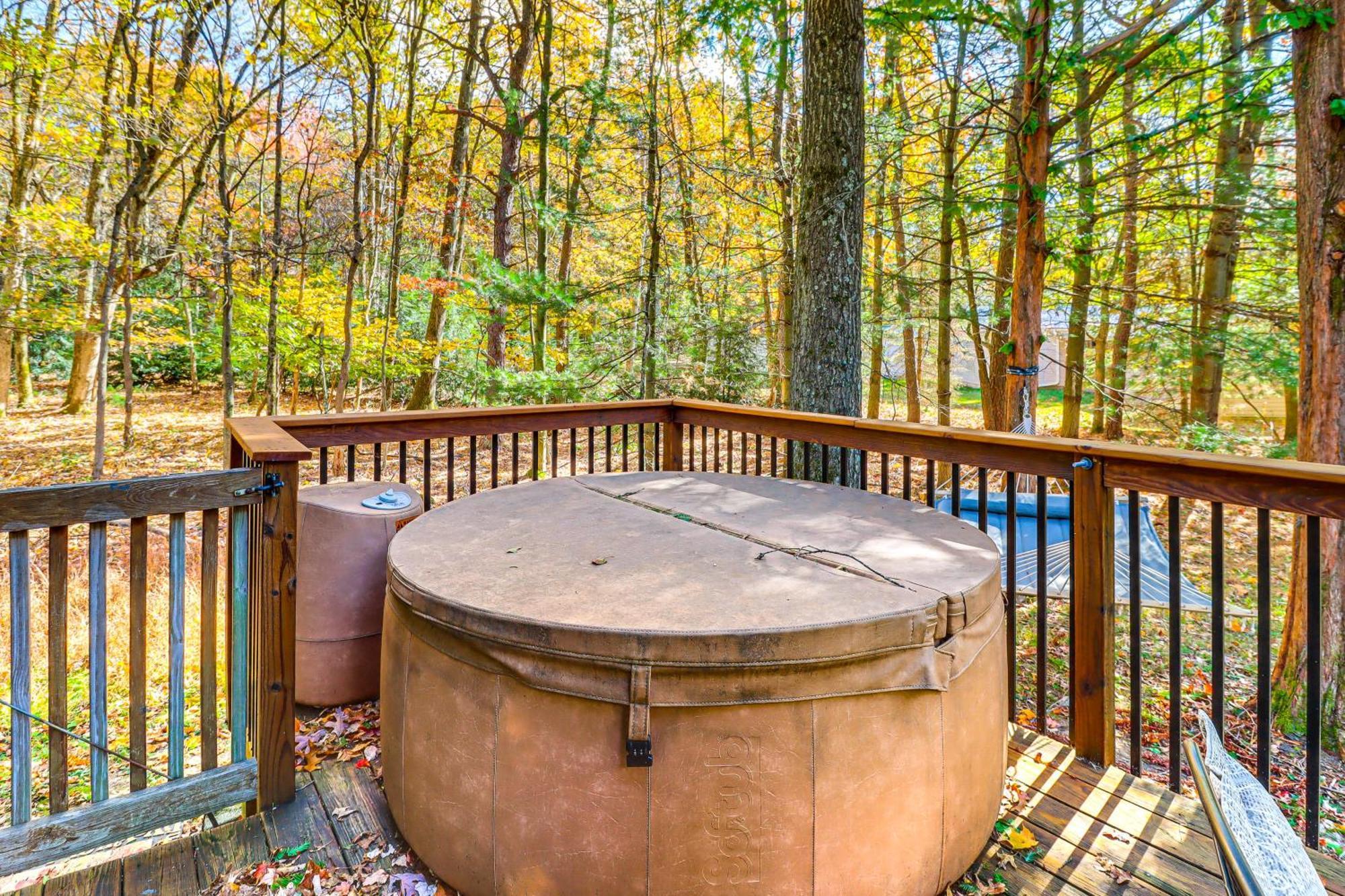 Quaint Jim Thorpe Cabin Retreat, Walk To Beach! Exterior photo